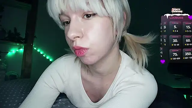 Snapshot of cruellagoth666 chatting on 01.22.25 cruellagoth666 online show from 01.22.25