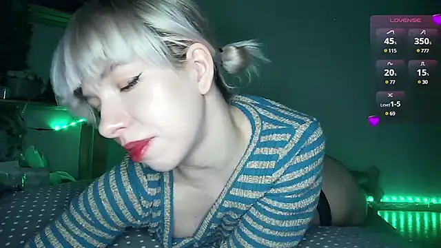 Snapshot of cruellagoth666 chatting on 02.24.25 cruellagoth666 online show from 02.24.25