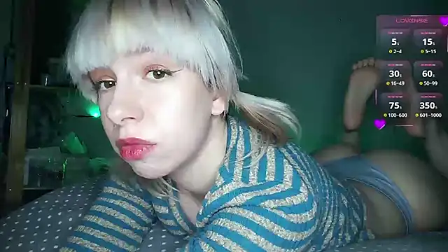 Snapshot of cruellagoth666 chatting on 02.26.25 cruellagoth666 online show from 02.26.25