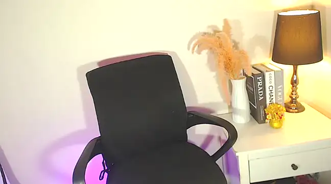 MajesticKitana online show from 01.30.25