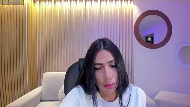 Snapshot of MarieJaneX chatting on 01.15.25 MarieJaneX online show from 01.15.25