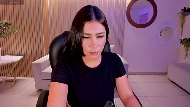 Snapshot of MarieJaneX chatting on 02.08.25 MarieJaneX online show from 02.08.25