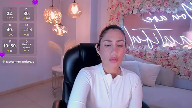 Snapshot of MarieJaneX chatting on 02.16.25 MarieJaneX online show from 02.16.25