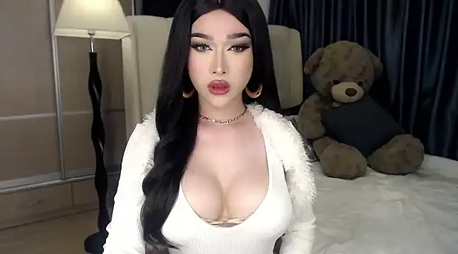 Snapshot of KeenMazikeen69 chatting on 12.21.24 KeenMazikeen69 online show from 12.21.24