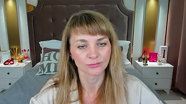 annasimonsj online show from 04.13.26