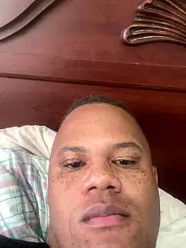 Snapshot of Iced_cloudz chatting on 12.16.25 Iced cloudz online show from 12.16.25