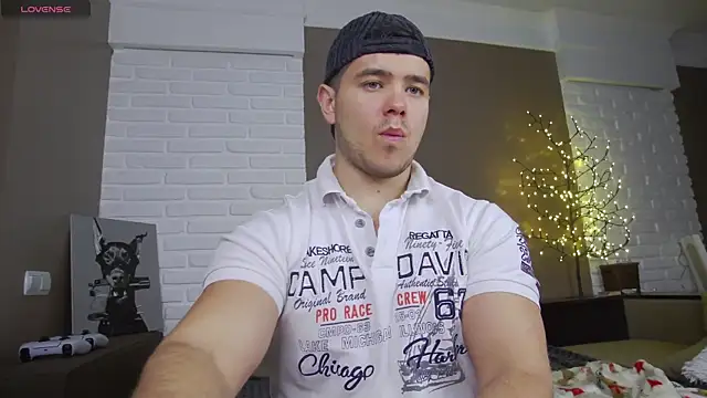 Snapshot of Arilas_ chatting on 12.20.24 Arilas  online show from 12.20.24