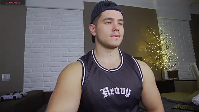 Snapshot of Arilas_ chatting on 12.20.24 Arilas  online show from 12.20.24