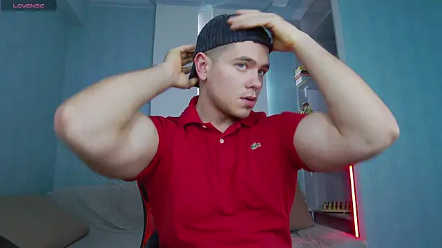 Snapshot of Arilas_ chatting on 02.14.25 Arilas  online show from 02.14.25