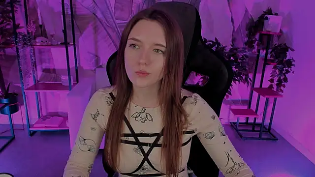 Snapshot of JennyDens chatting on 02.15.25 JennyDens online show from 02.15.25