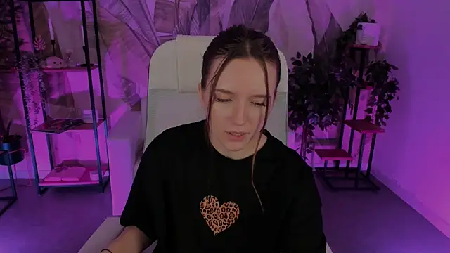 Snapshot of JennyDens chatting on 02.21.25 JennyDens online show from 02.21.25