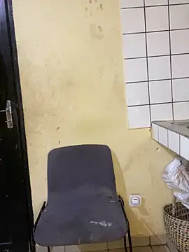 Snapshot of vannycov chatting on 09.27.25 vannycov online show from 09.27.25