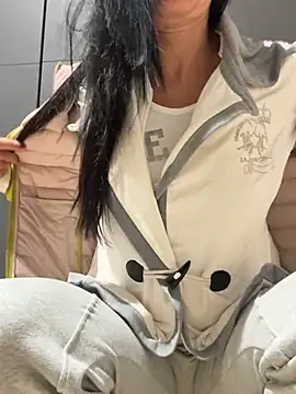 Snapshot of Luna-77 chatting on 04.05.26 Luna-77 online show from 04.05.26