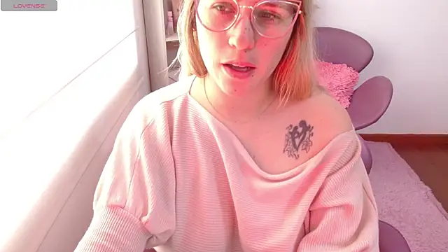 Snapshot of thamarajane chatting on 02.05.25 thamarajane online show from 02.05.25