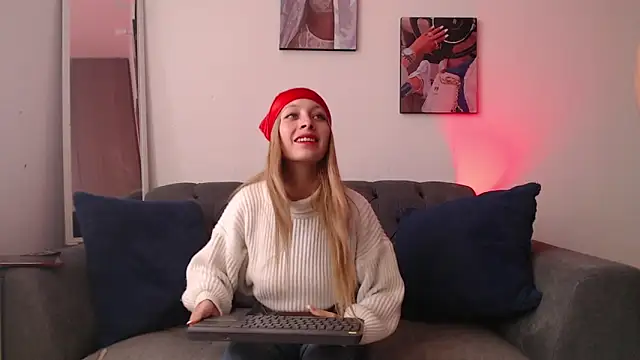 Snapshot of thamarajane chatting on 03.14.25 thamarajane online show from 03.14.25