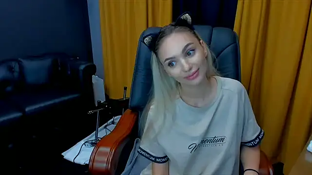 HaleySweet18 online show from 07.24.26