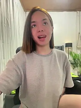 SweetCheska19 online show from 10.25.25