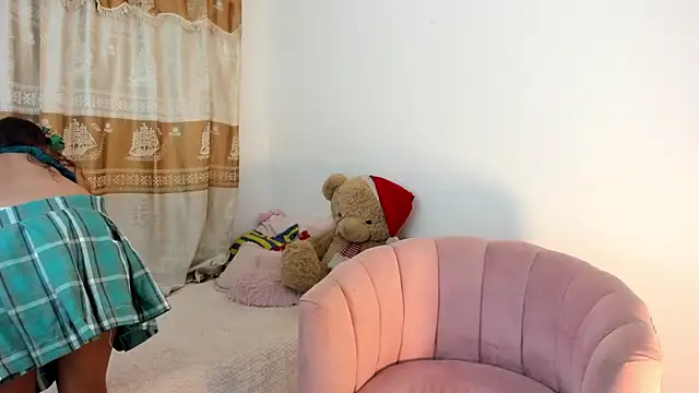 ValienteGirl  online show from 12.24.24