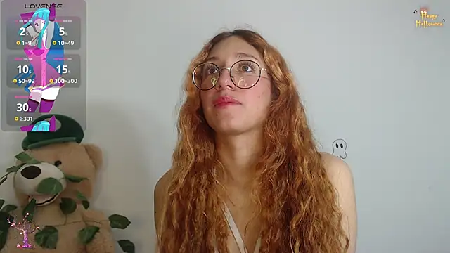 Snapshot of Aby_Lov3 chatting on 10.30.25 Aby Lov3 online show from 10.30.25