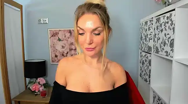 AulloraHoney online show from 12.19.24