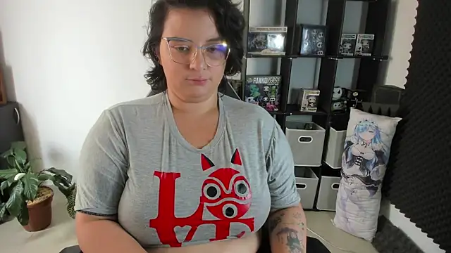 Snapshot of aika-dreams chatting on 12.29.24 aika-dreams online show from 12.29.24