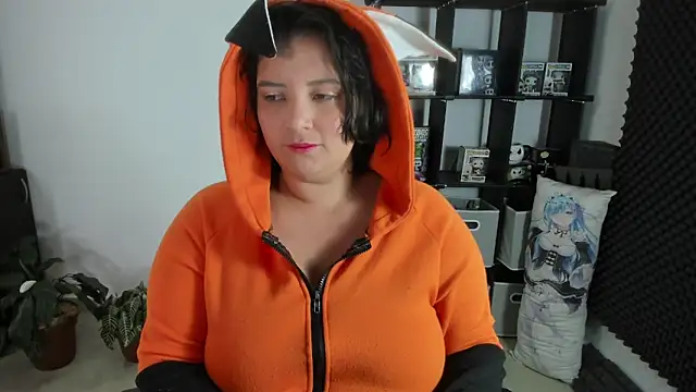 Snapshot of aika-dreams chatting on 12.30.24 aika-dreams online show from 12.30.24