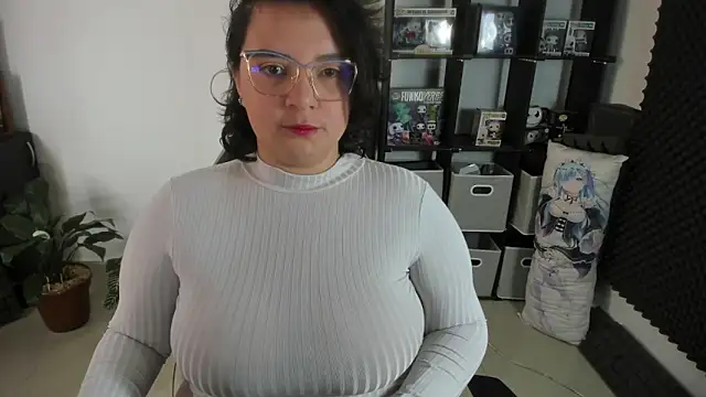 Snapshot of aika-dreams chatting on 01.04.25 aika-dreams online show from 01.04.25