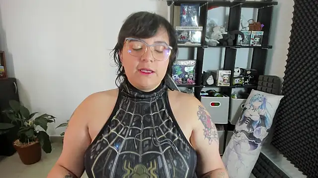 Snapshot of aika-dreams chatting on 01.25.25 aika-dreams online show from 01.25.25