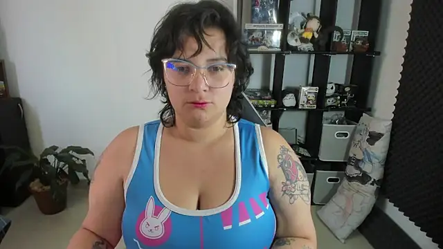 Snapshot of aika-dreams chatting on 02.01.25 aika-dreams online show from 02.01.25