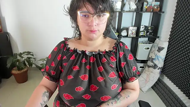 Snapshot of aika-dreams chatting on 02.02.25 aika-dreams online show from 02.02.25