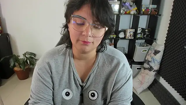 Snapshot of aika-dreams chatting on 02.06.25 aika-dreams online show from 02.06.25