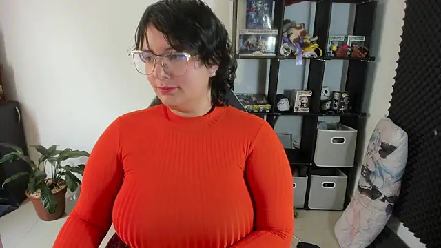 Snapshot of aika-dreams chatting on 02.10.25 aika-dreams online show from 02.10.25