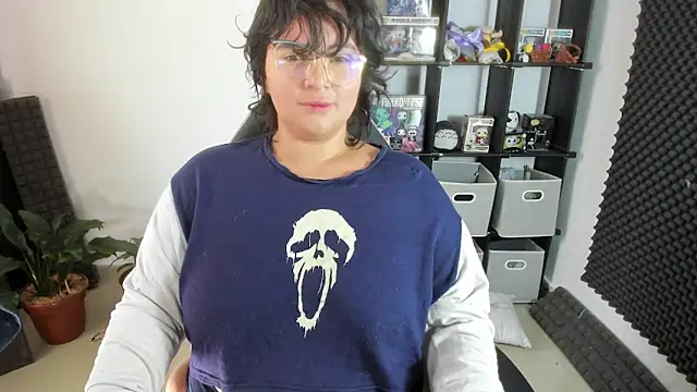 Snapshot of aika-dreams chatting on 02.15.25 aika-dreams online show from 02.15.25