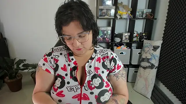 Snapshot of aika-dreams chatting on 02.24.25 aika-dreams online show from 02.24.25