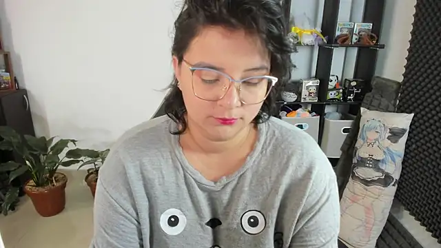 Snapshot of aika-dreams chatting on 02.27.25 aika-dreams online show from 02.27.25