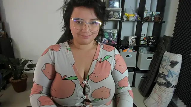 Snapshot of aika-dreams chatting on 03.11.25 aika-dreams online show from 03.11.25