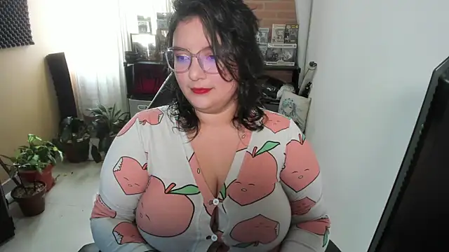 Snapshot of aika-dreams chatting on 09.18.25 aika-dreams online show from 09.18.25