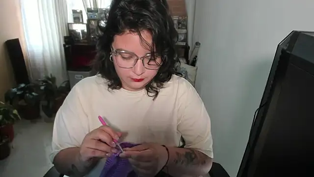 Snapshot of aika-dreams chatting on 09.20.25 aika-dreams online show from 09.20.25