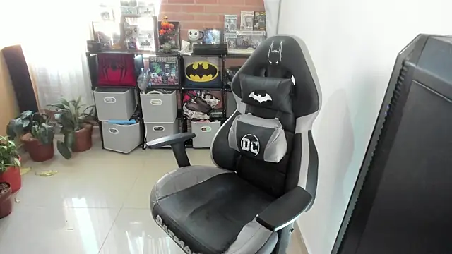 Snapshot of aika-dreams chatting on 09.22.25 aika-dreams online show from 09.22.25