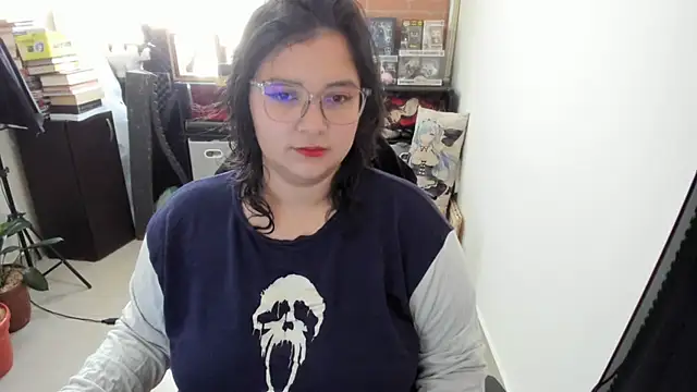 Snapshot of aika-dreams chatting on 10.06.25 aika-dreams online show from 10.06.25