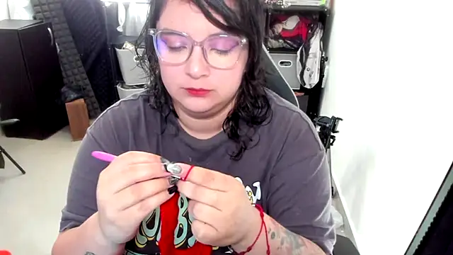 Snapshot of aika-dreams chatting on 11.01.25 aika-dreams online show from 11.01.25