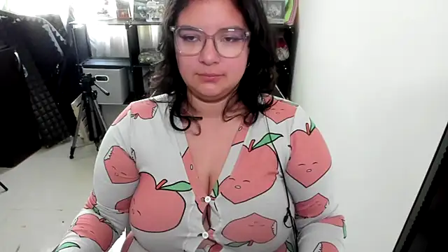 Snapshot of aika-dreams chatting on 11.24.25 aika-dreams online show from 11.24.25