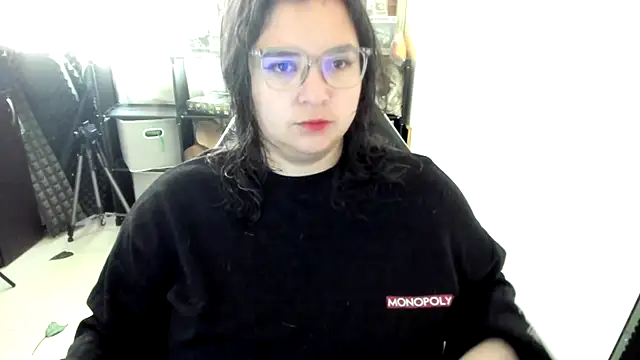 Snapshot of aika-dreams chatting on 11.30.25 aika-dreams online show from 11.30.25