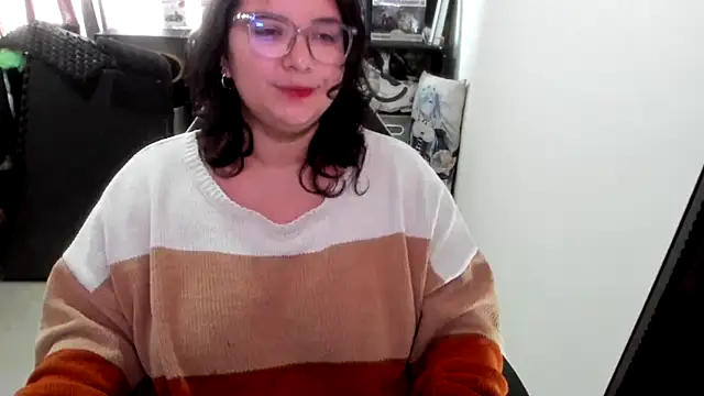 Snapshot of aika-dreams chatting on 12.22.25 aika-dreams online show from 12.22.25