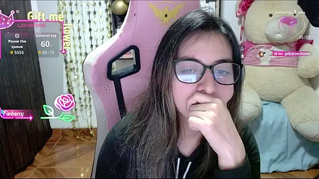 Maggie Fox3 online show from 10.03.25