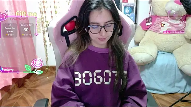 Maggie Fox3 online show from 11.07.25