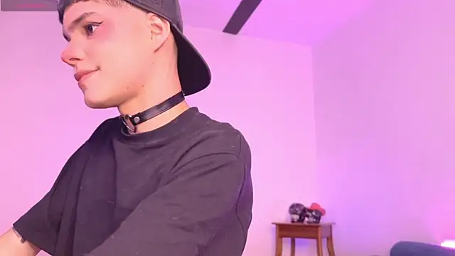 Varya Ferreira online show from 03.04.25