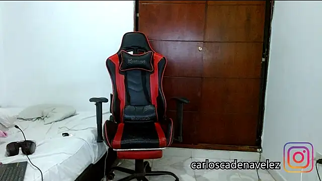 Snapshot of dickmaximum chatting on 02.11.26 dickmaximum online show from 02.11.26