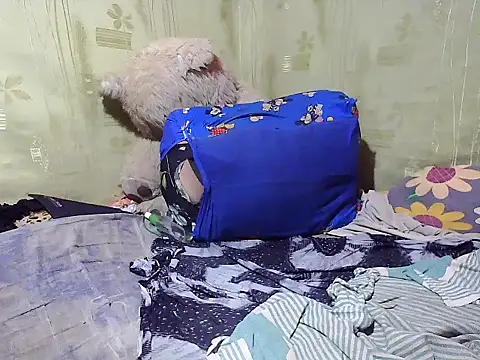 Snapshot of Alora-shine chatting on 03.09.25 Alora-shine online show from 03.09.25