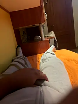 Snapshot of alex21017 chatting on 11.01.25 alex21017 online show from 11.01.25